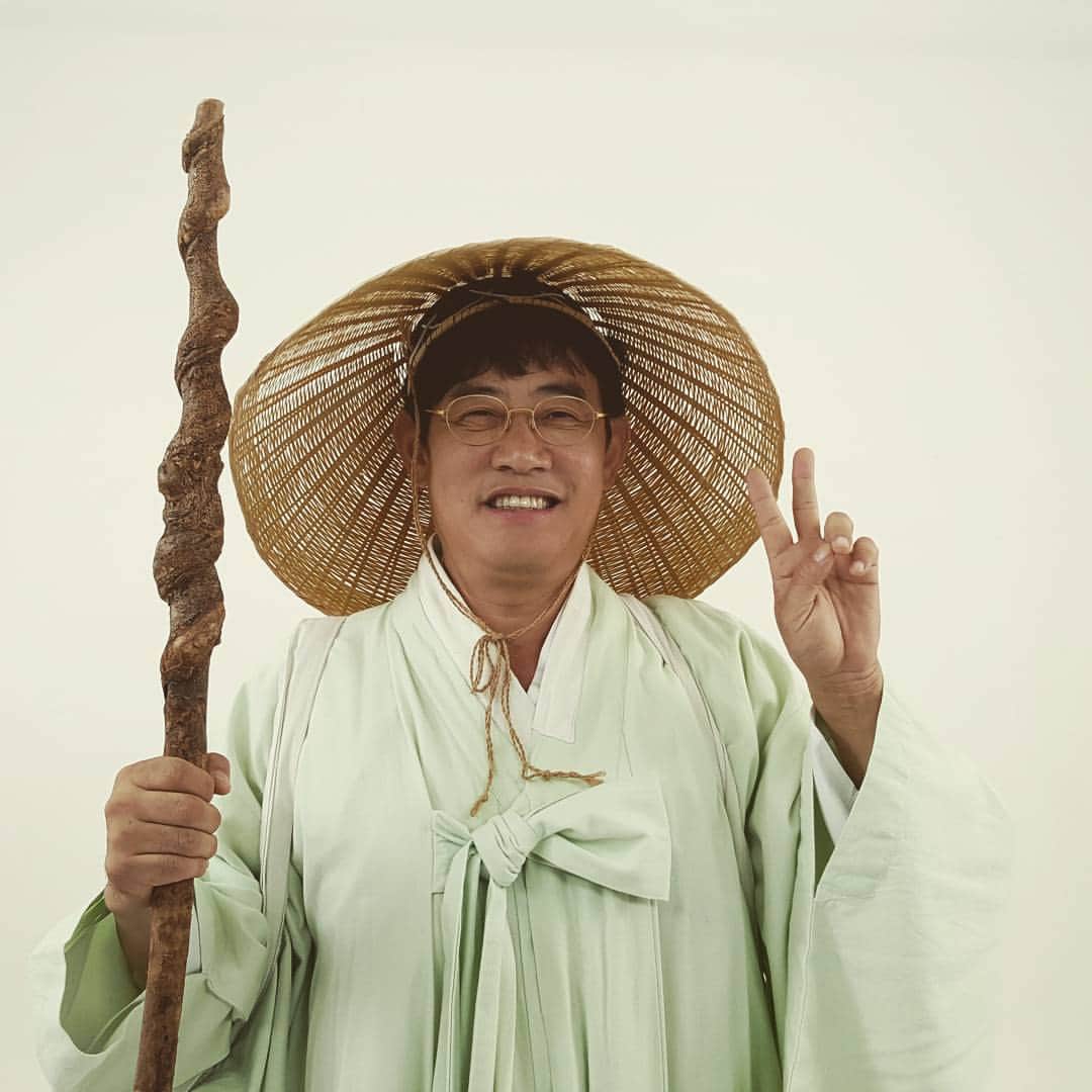 のインスタグラム：「갓경규~~한끼줍쇼 타이틀 촬영중」