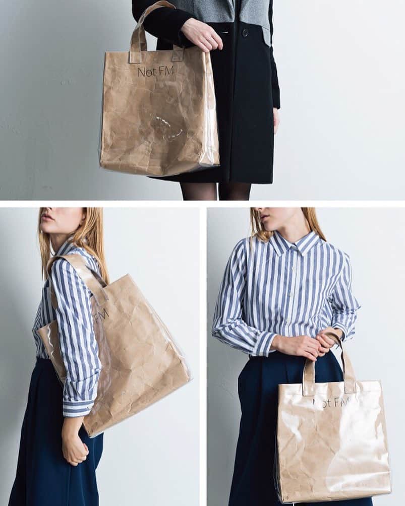 Not FMのインスタグラム：「◆ビニール加工トートバック◆ ￥2,778⇒￥834(70%OFF)(+tax) * 紙袋をビニールでカバーしたデザインのトートバッグです。 内側はキャンバス生地にしているため強度は抜群で持ち手は肩にかけることもでき、使いやすい大きめのサイズでいろんなシーンでおしゃれに使えるアイテム。 使うほどに中の紙袋部分に入っていく“しわ”が持つ人それぞれの味わいになりくたっとした表情が生まれるのも特徴の一つです。 持つ角度によって光の反射で独特の光沢感が出てコーディネートのアクセントとにもなり、もちろん雨に断然強いので幅広いシーンに対応可能な万能バックです。 ユニセックスでノンエイジなアイテムなので年中使えるし、プレゼントとしてもおすすめ！ 定番おしゃれバッグといえばこのビニール加工トートバッグで決まり！ * Not FM『高品質プチプラファッション』 プロフィールからリンク📲✨ * #NotFM #プチプラ #ootd #outfit #楽天 #今日の服 #今日のコーデ#coordinate#fashion#outfit#ootd#instafashion#mamacoordinate#ママコーデ#ファッション#コーデ#コーディネート #japan #instagood #tokyo #snap#happy #デニム #モノトーン #シンプルコーデ #大人コーデ #プチプラコーデ #大人女子 #大人カジュアル #style #bag」