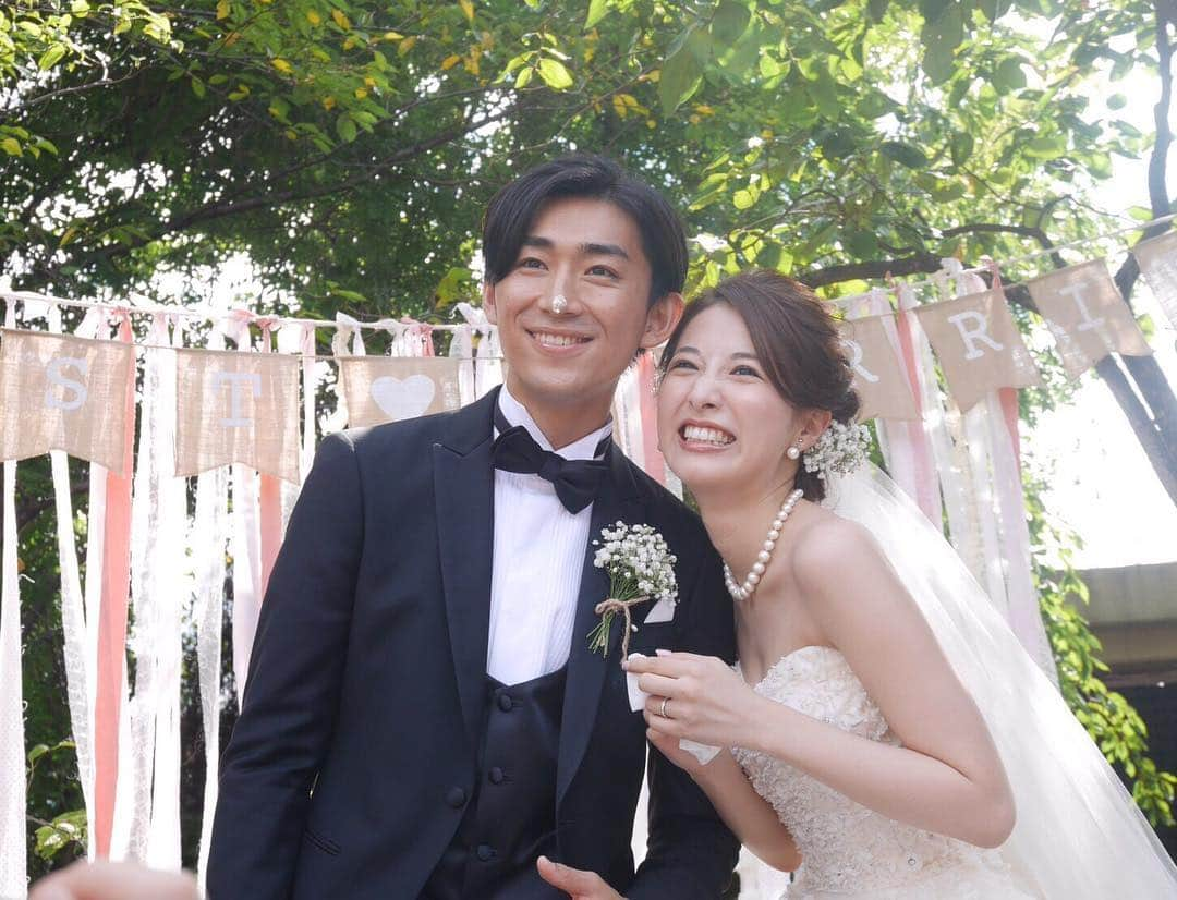 仲嶺梨子さんのインスタグラム写真 - (仲嶺梨子Instagram)「週末は結婚式で名古屋へ♡ 新郎新婦役のお仕事をした2人が本当の夫婦になるなんて、そんな奇跡あるんですか？？ あるんです💖💖笑 この空間にいられて本当に幸せでした😌 なんちゅーちあき結婚おめでとう☺️ 末永くお幸せに…♡ #結婚式#名古屋#仕事ぢゃないよ#美男美女#幸せ#最高#大好き#HAPPY#仲嶺梨子」9月27日 22時52分 - rikonakamine