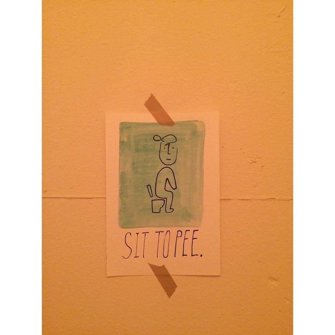 小野寺奈々さんのインスタグラム写真 - (小野寺奈々Instagram)「Sit to pee🚽  これかわいー！うちにもほしい🚻  #restroom #toilet」9月28日 0時22分 - dera0724