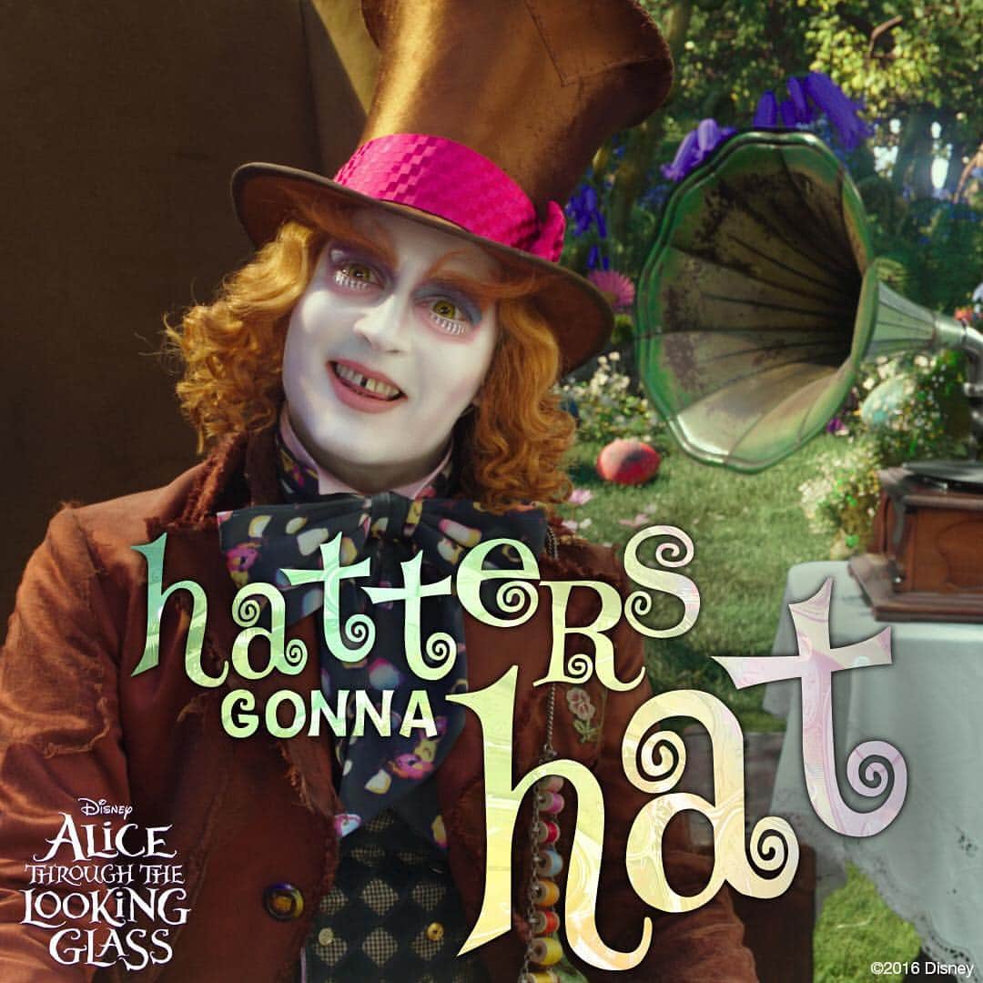 Disney Aliceのインスタグラム：「Hatters to the left.」