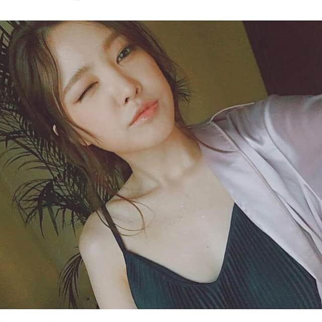 ソン・ナウンさんのインスタグラム写真 - (ソン・ナウンInstagram)「😉😉」9月28日 10時42分 - apinksonaeun