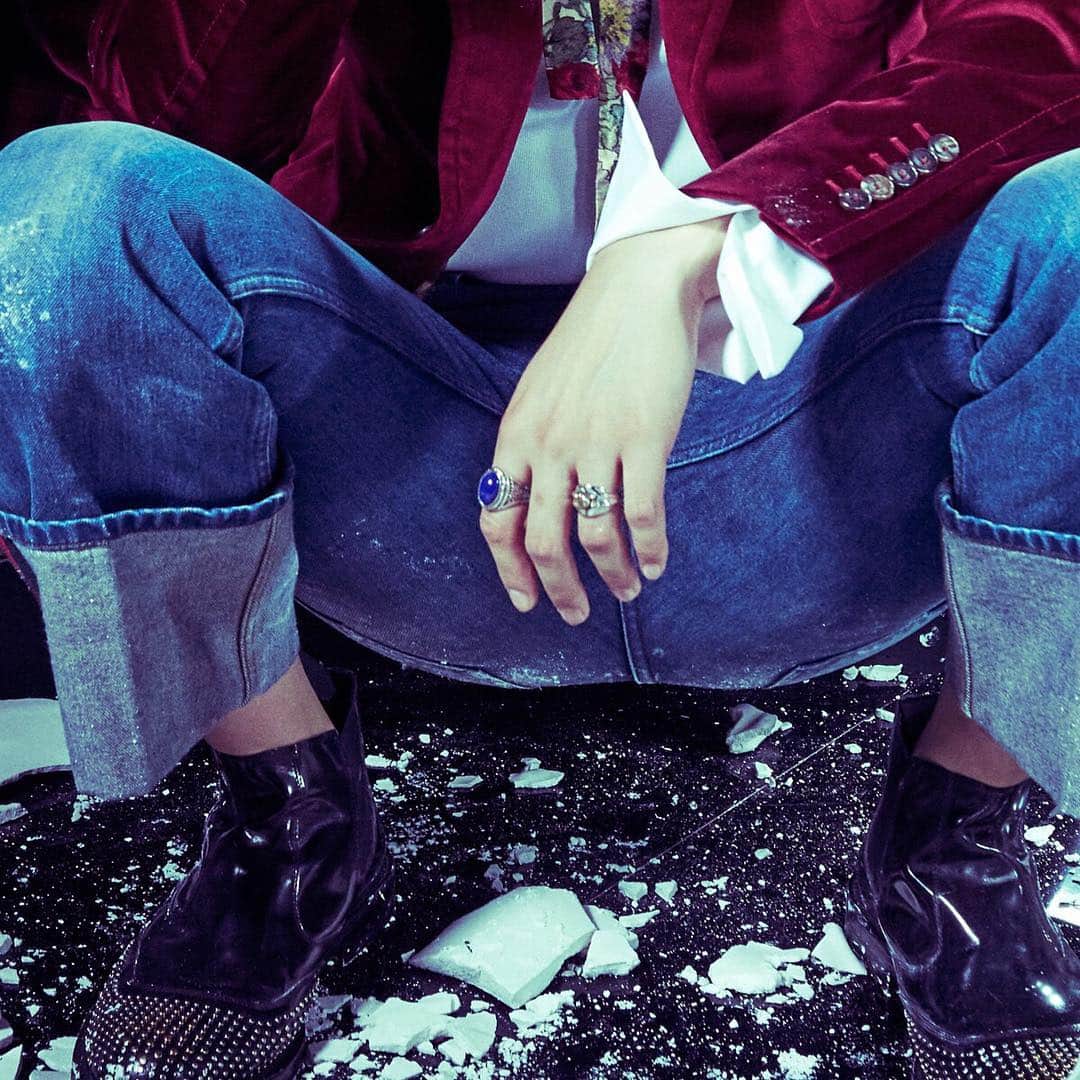 BTSさんのインスタグラム写真 - (BTSInstagram)「#방탄소년단 #BTS #WINGS Concept Photo 1」9月29日 0時03分 - bts.bighitofficial