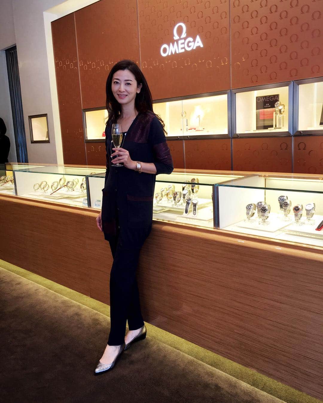 春香さんのインスタグラム写真 - (春香Instagram)「Cocktails at the OMEGA Oriental Plaza Boutique ✨ #omegahertime  #オメガ #時計  #ミセス撮影  #エスカーダ  #escada」9月28日 17時20分 - haruka__official