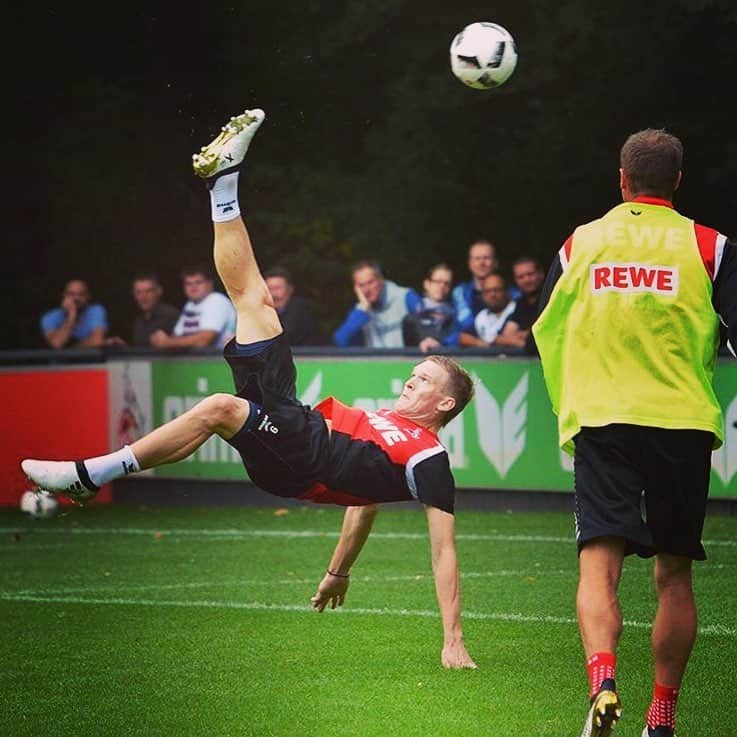 アルチョムス・ルドニェフスのインスタグラム：「Gute Training heute!👍⚽️#fckoeln #effzeh #lechpoznan #」