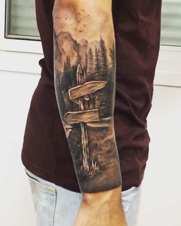 サンドロ・ラミレスのインスタグラム：「Muy contento por tu trabajo @sergiofernandeztattoo !!! Gracias artista💉」