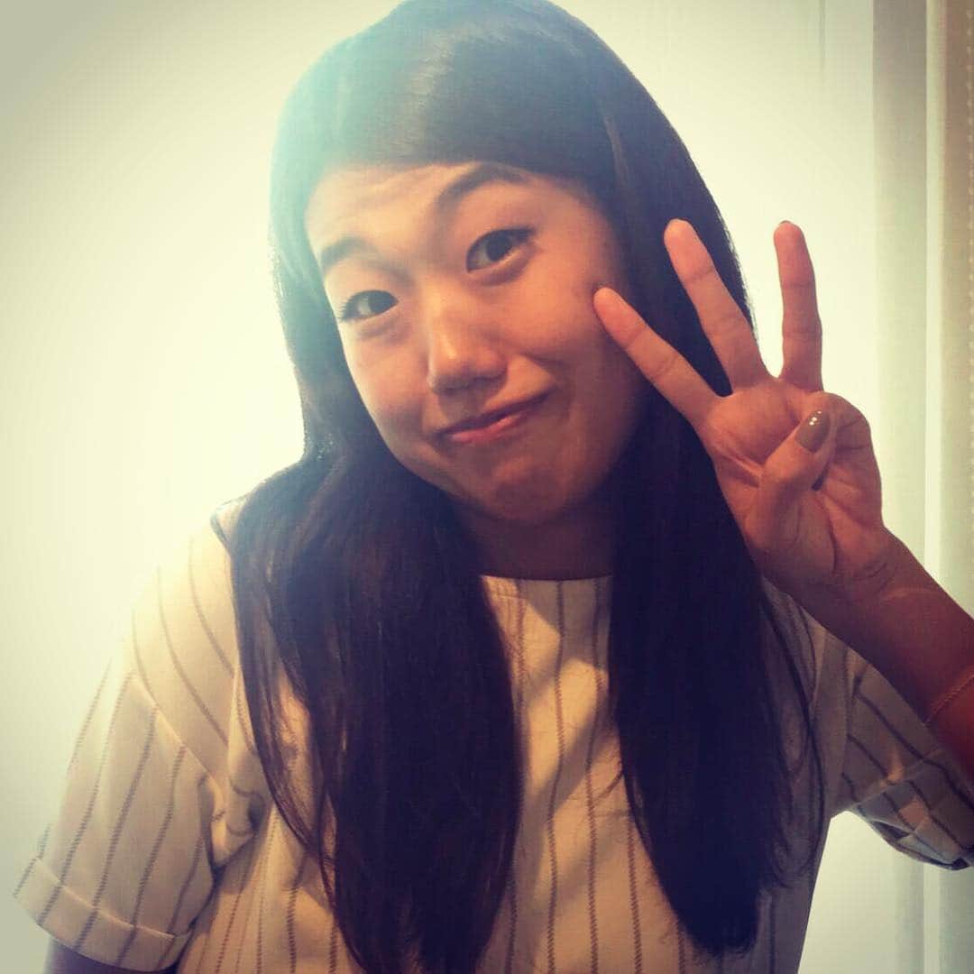 せいせいするほど、愛してるのインスタグラム：「OAまであと3分❣️ いつもよりラフな雰囲気の横澤夏子さんがお知らせ💛💜💚 #tbs  #せいせい  #横澤夏子 #マツコの知らない世界」