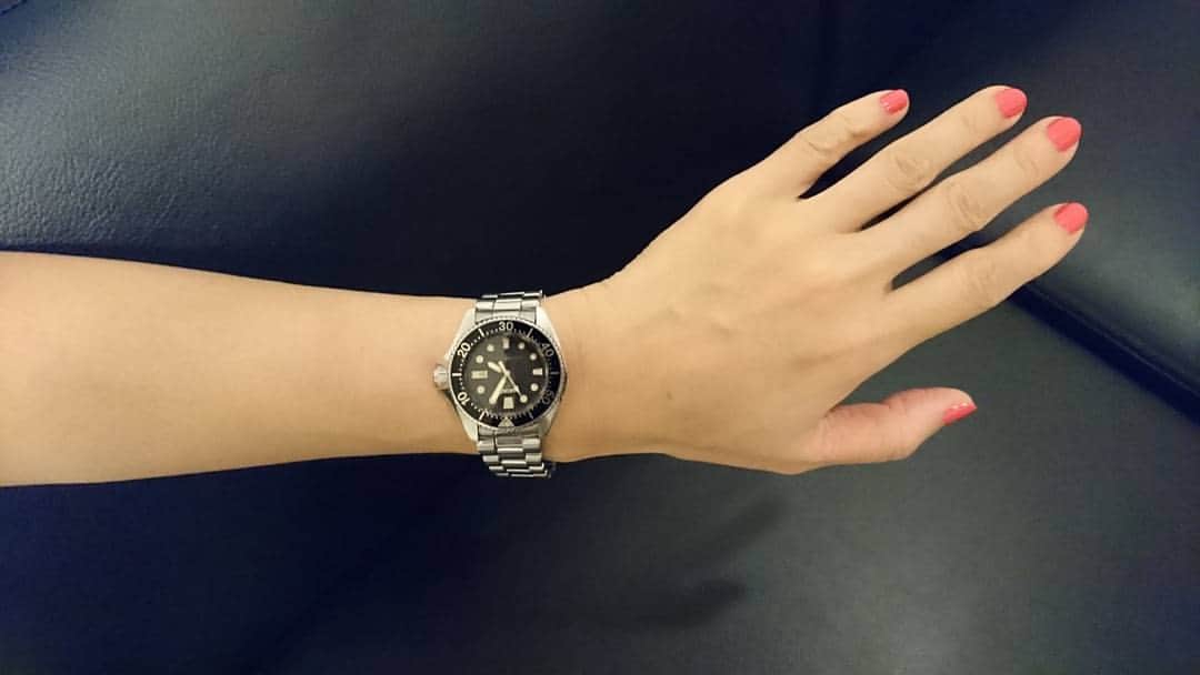 世田谷ベースさんのインスタグラム写真 - (世田谷ベースInstagram)「SEIKOダイバーレディース👩三四郎さんの⌚ 女性用の時計ですが 男性がつけるとかわいい‼と  尊敬する大人三四郎さんが言っていた‼  ベルト細かい所はカスタムしてます。  腕モデル『スタイリストさん』  1970年頃SEIKOダイバーレディース #三四郎さん#SEIKOダイバー」9月6日 21時01分 - soumu_yuichiro