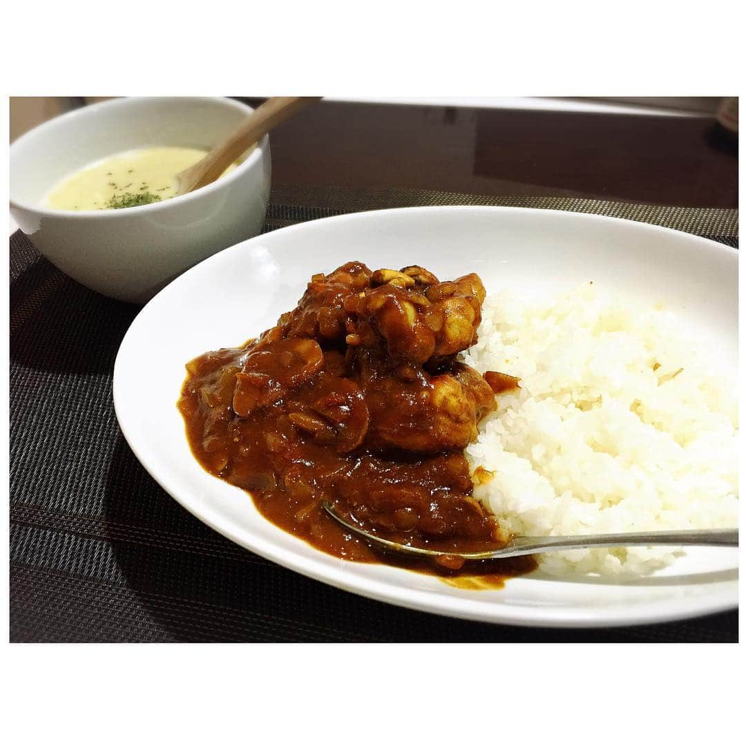 菊池瑠々さんのインスタグラム写真 - (菊池瑠々Instagram)「旦那の晩ご飯🍴 . 手羽元バターカレー＆ あらごしコーンスープ🍛 . カレーはレンジを使って時短✨ でも味付けはしっかり濃厚💕 . . #ママモデル#モデル#親子モデル#新米ママ#若ママ#21歳#コーンスープ#るるごはん#カレー#おうちごはん#クッキングラム#揚げ卵#旦那ごはん#model#cooking#cookingram#curry#dinner#food#follow#follow4follow#tagforlikes#followforlike#ig_japan#ig_food」9月8日 19時32分 - rurururu38