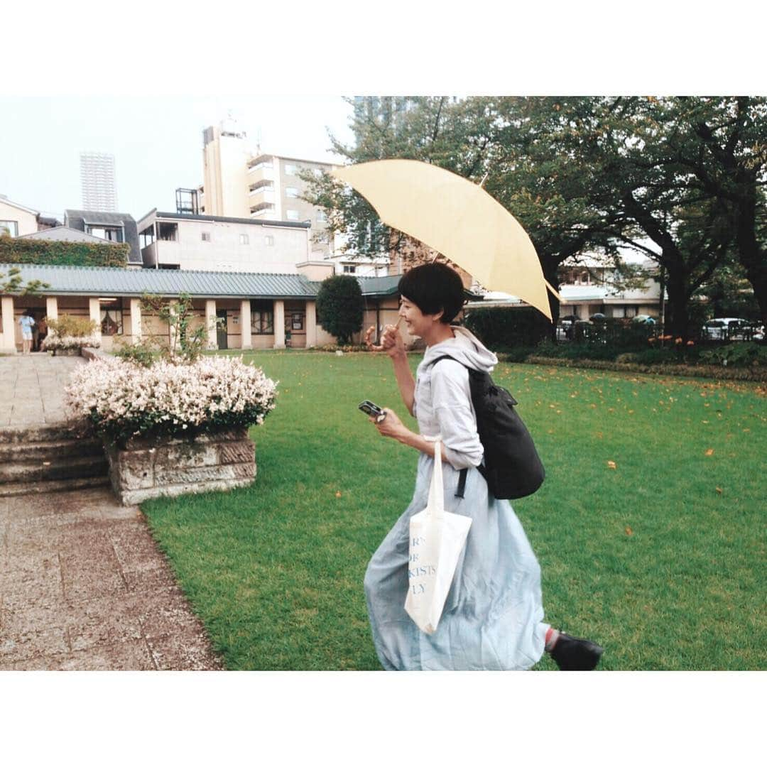 菊池亜希子さんのインスタグラム写真 - (菊池亜希子Instagram)「やっぱり好きだな明日館🌿まだまだ暑いけど秋気分でPOTTOのワンピース☺️#明日館#フランクロイドライト#potto#porter#水色が好き#今夜で校了できるかな#マッシュvol10制作中ですよ」9月8日 21時24分 - kikuchiakiko_official