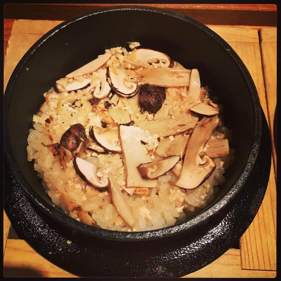 志摩有子さんのインスタグラム写真 - (志摩有子Instagram)「初松茸ごはん。香りよし。炊き加減最高。 #初松茸 #松茸ごはん #口福」9月10日 0時36分 - ariko418