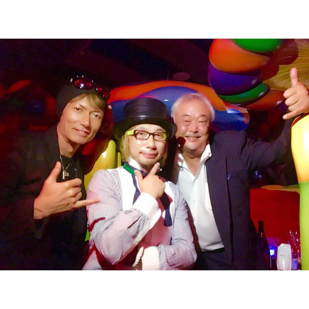 マイケル富岡さんのインスタグラム写真 - (マイケル富岡Instagram)「#kawaiimonstercafe #ダイヤモンドダイニング #増田セバスチャン #マイケル富岡 #irina #宇佐美顕 #1周年 #メンズ #松村厚久 #プロデュース #恋愛マスター #love #fun #happy #kawaii #可愛い #instagood」9月10日 0時47分 - michaeltomioka