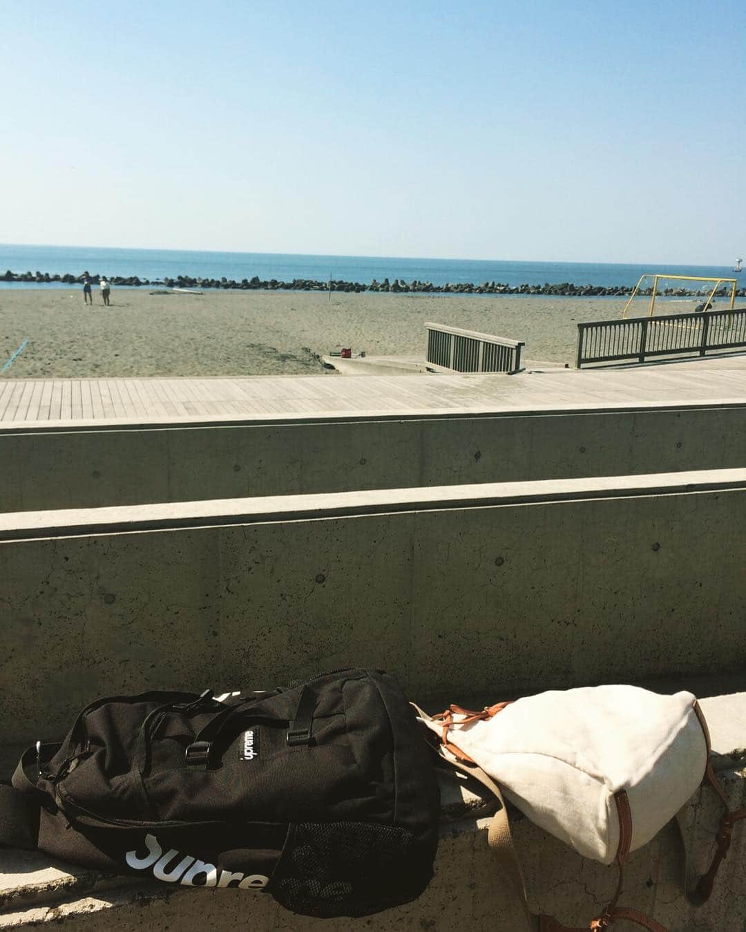 櫻井美咲のインスタグラム：「_ なんかイイ感じにおかれてた！ #SHONAN #sea」