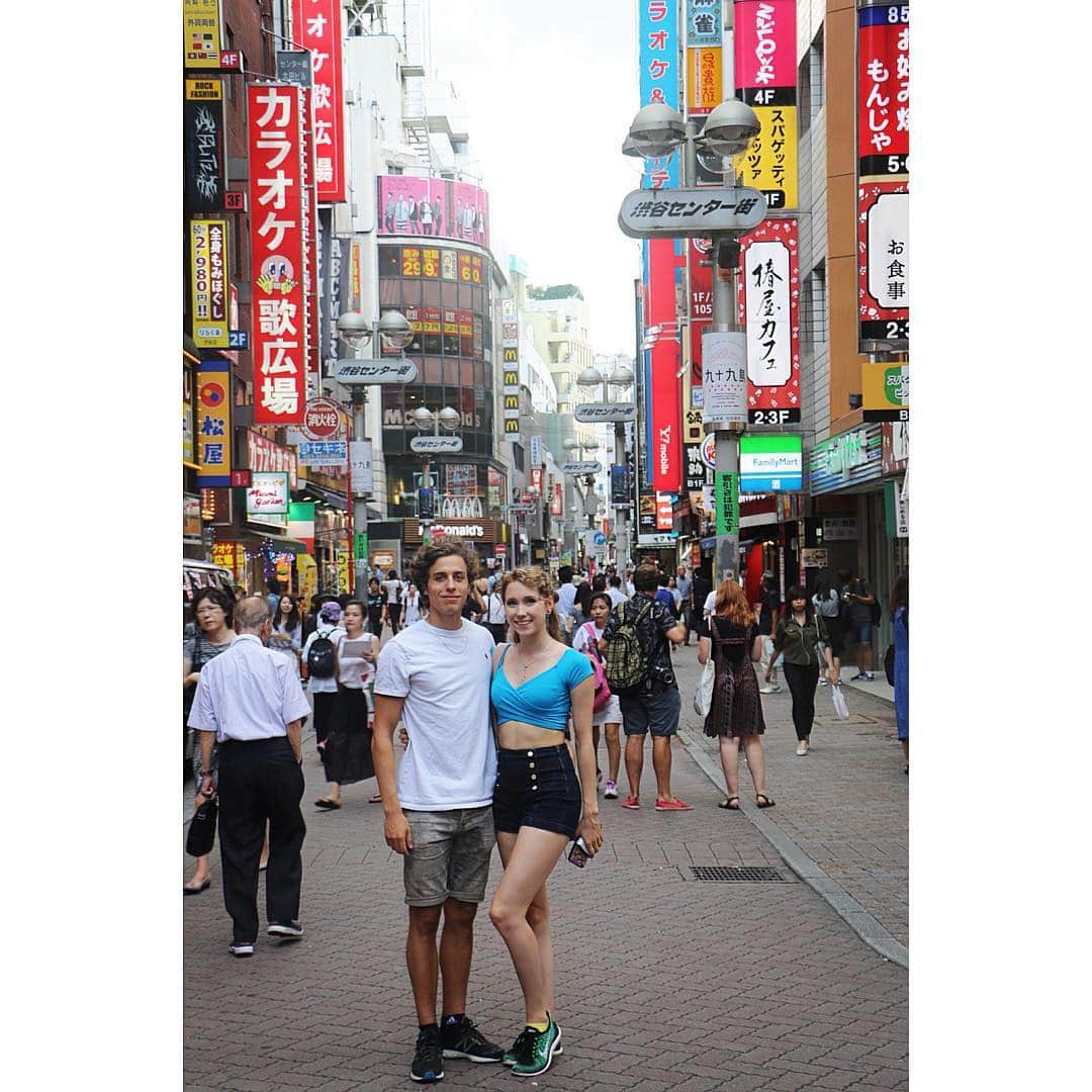 アンジェリーク・アバチキナのインスタグラム：「We loved Tokyo 🙌🏻😍😜🇯🇵 #Tokyo #shibuya #visiting #japan #yokohamajgp #visitingjapan #loveit」