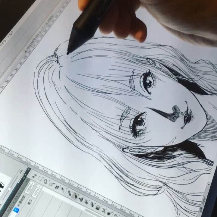 みつまよのインスタグラム：「やっている作業が全く進まないため落書き #doodle」