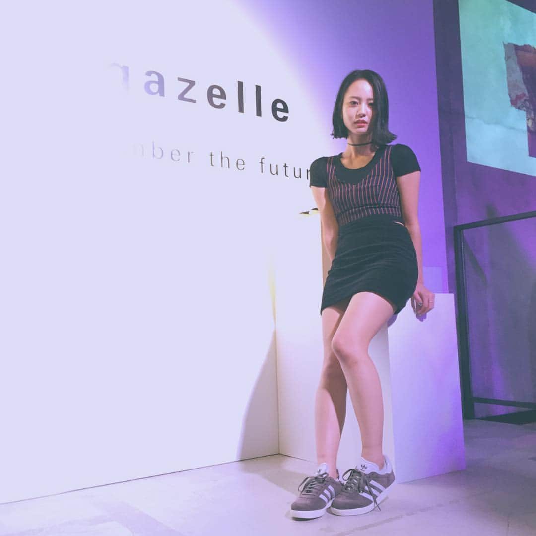 のインスタグラム：「お気に入りのaddidas💜色が最高に可愛い💜 @adidastokyo #addidasoriginals #GASELLE」