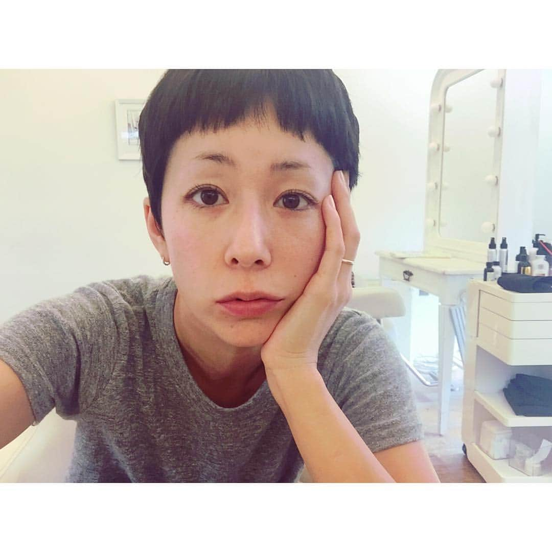 木村カエラさんのインスタグラム写真 - (木村カエラInstagram)「そして髪もきってもらった。 どスッピンですみません。 歌詞に追われてて、それどころじゃない私。 アルバムあと一曲で出来上がる。がんばれわたし。 髪切ったら気持ちがすっきりしたっす。」9月12日 17時13分 - kaela_official