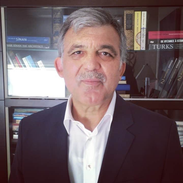 アブドゥラー・ギュルのインスタグラム：「11.Cumhurbaşkanımız Abdullah Gül'ün Kurban Bayramı mesajı. Video: @mehmet_demirci_」