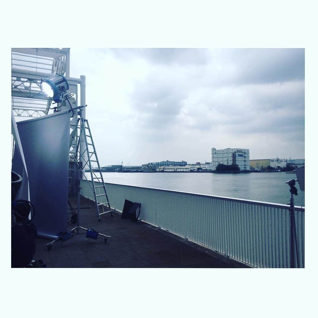 進藤郁子さんのインスタグラム写真 - (進藤郁子Instagram)「曇天。 運河沿い。  #横浜スーパーファクトリー#運河#スーパーファクトリーにこんな場所があるとは#汗だく」9月12日 18時14分 - ikukoshindo