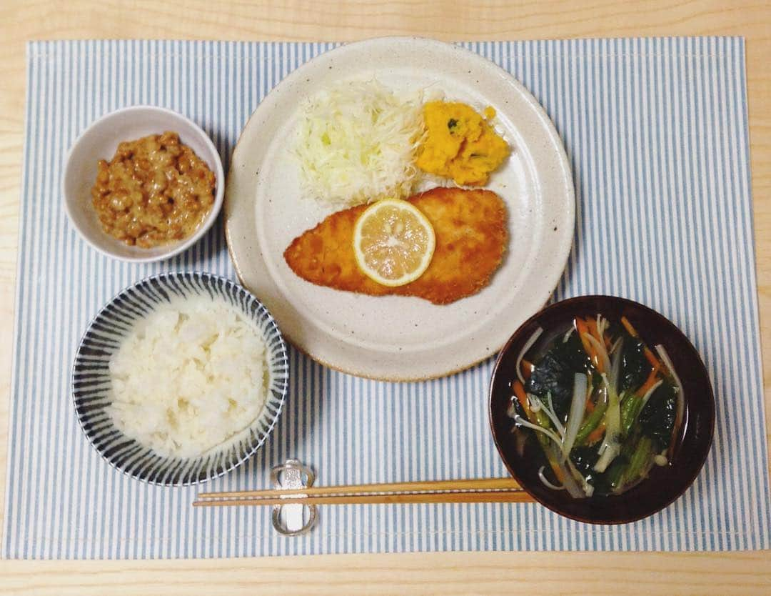 岡本玲さんのインスタグラム写真 - (岡本玲Instagram)「. いつぞやご飯🍽 チキンカツがどうしても食べたくて、鶏胸肉をヘルシーに揚げ焼きした日。 . かぼちゃも美味しい季節よね🎃 #岡本飯」9月13日 15時21分 - rei_okamoto