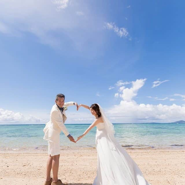 1000％WEDDING!さんのインスタグラム写真 - (1000％WEDDING!Instagram)「店長ブログ 沖縄ロケフォト＆ビーチインフォト 最高ぉぉ♪  http://ameblo.jp/keikomiura1000wedding/entry-12199678263.html  #ハワイフォト#沖縄#ビーチフォト#ドレス選び#ラブラブ写真#1000%# 沖縄フォト#渋谷スクランブル交差点#」9月13日 21時53分 - 1000wedding_jp