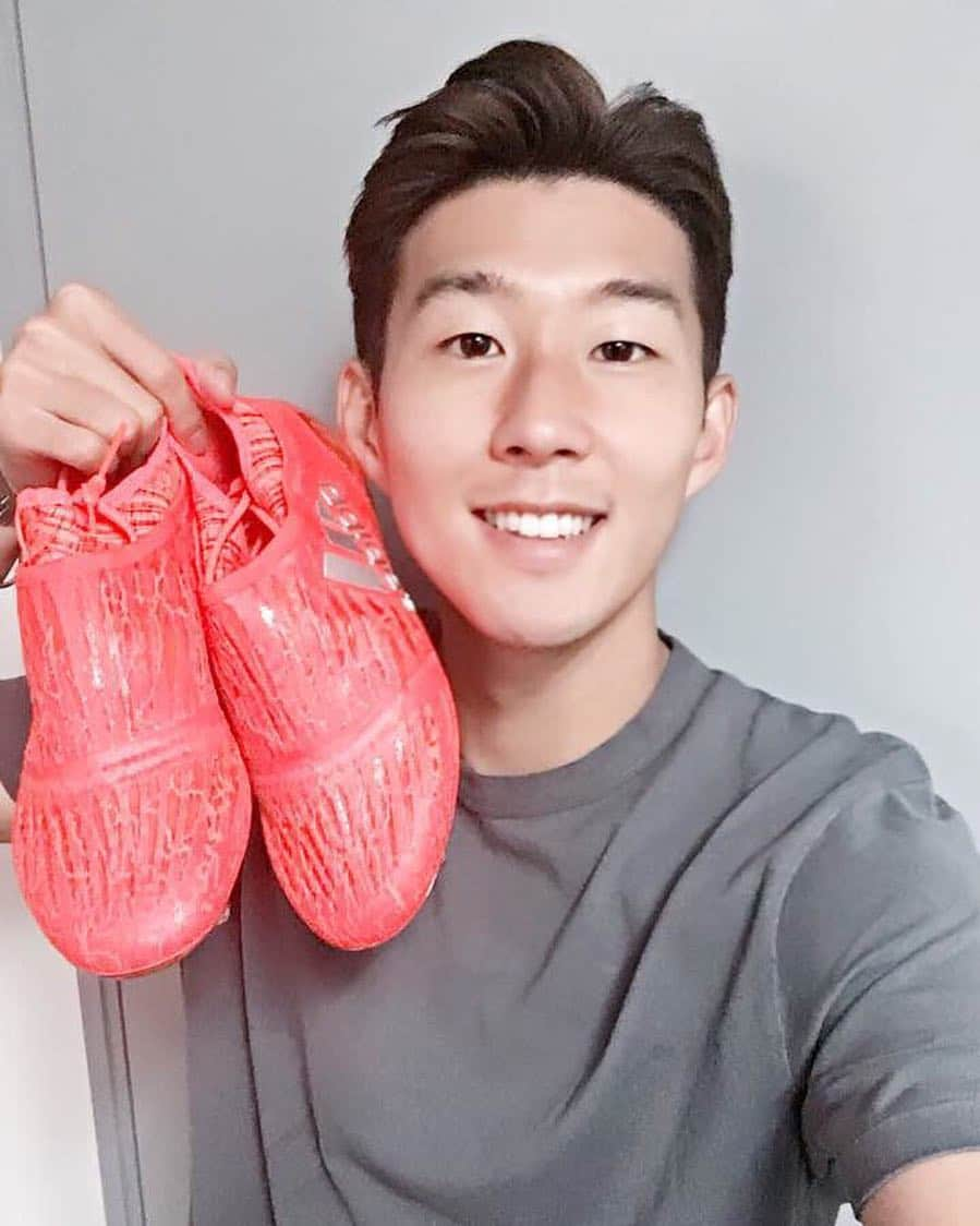 ソン・フンミンさんのインスタグラム写真 - (ソン・フンミンInstagram)「🙏🏻#내가최고니까 #FirstNeverFollows#X16 #adidasfootball」9月13日 22時49分 - hm_son7