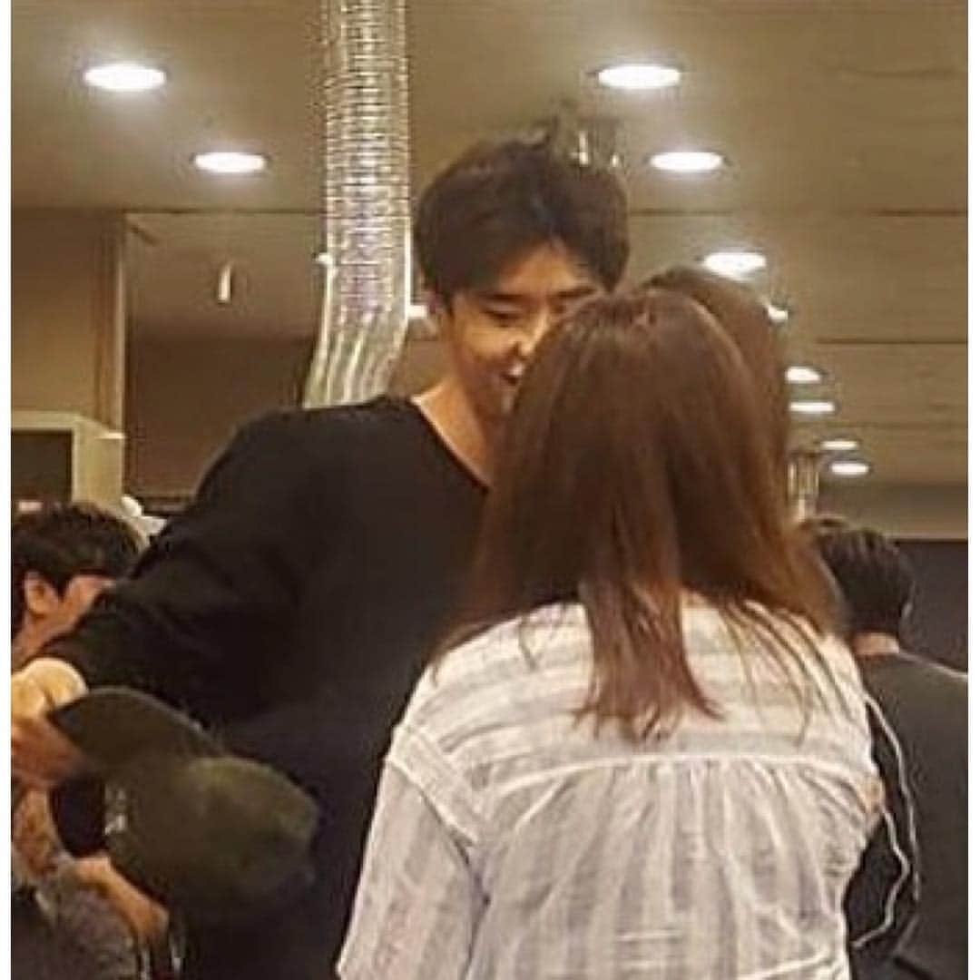 ハン・ヒョジュさんのインスタグラム写真 - (ハン・ヒョジュInstagram)「leejongsuk and hanhyojoo during w wrap up party :)」9月14日 12時58分 - hanhyojooworld