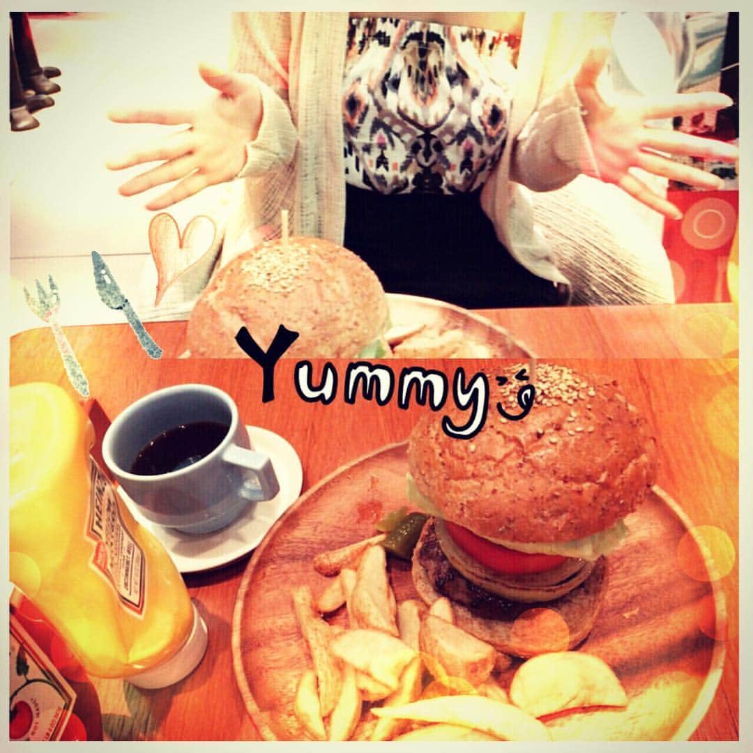 星野ナミのインスタグラム：「It was dёlicious🍔☕️💛 #yesterday #hamburger #yummy #awesome #🍔」