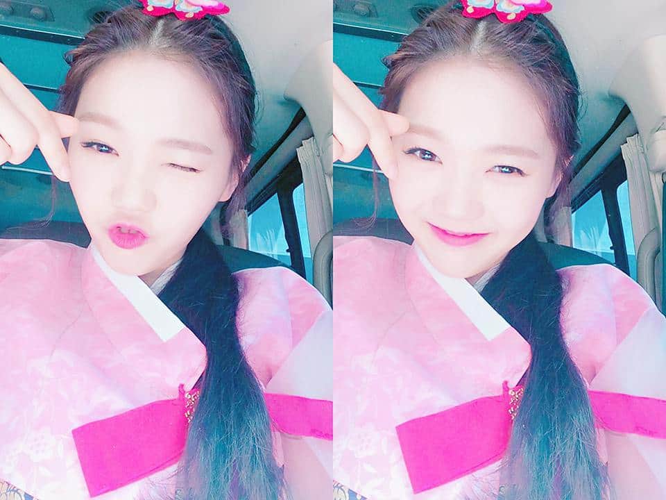 OH MY GIRLさんのインスタグラム写真 - (OH MY GIRLInstagram)「🌝 #효정 #HyoJung #OHMYGIRL #OMG #오마이걸 #추석 #추석잘보내세요 #캔디리더 #과즙팡팡 #한복 #데일리룩 #daily #dailylook #outfitoftheday #ootd #즐추」9月15日 9時39分 - wm_ohmygirl