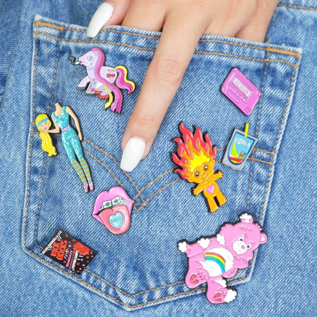 Coveted Societyのインスタグラム：「F Yo Pin Game, check out our pins in collaboration with @laserkitten 💕 Trust us, you need them ALL! Link in bio 👄」