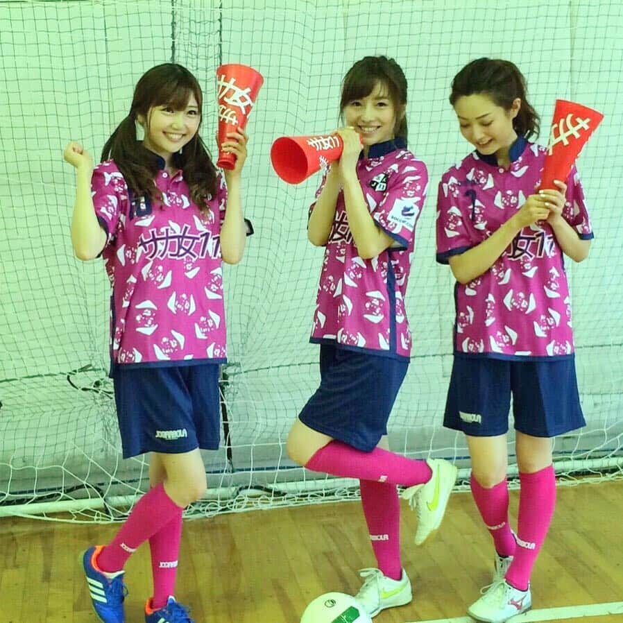 のインスタグラム：「#サカ女11 の #デビュー戦 の 時の写真をいただきました⚽️ もう懐かしい感じ(*^_^*) #サカ女 #サッカー女子 #フットサル女子 #フットサル #Jリーグ #Fリーグ #応援 #読者モデル #チアガール #ツインテール #ユニフォーム #ダルメシアン柄 #フットサルポイント芝浦 #soccer #footsal #futsal #jleague #fleague #cheer #cheerleaders #soccergirl #japanesegirls #sakajo」
