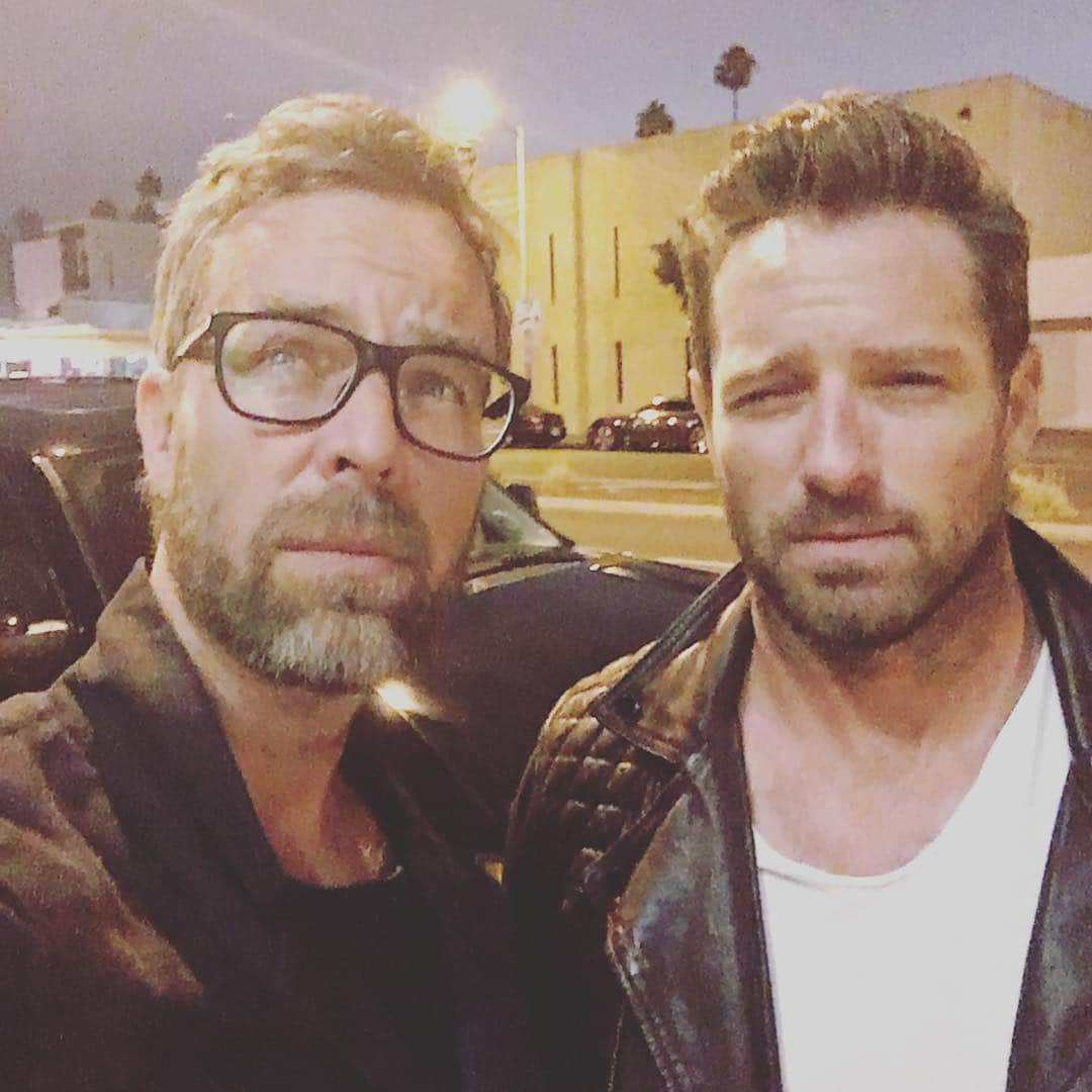 JR・ボーンさんのインスタグラム写真 - (JR・ボーンInstagram)「#tbt to an experiment @ianbohen and I like to call "Eyes wide open vs squinting" Who's taller?」9月16日 5時41分 - jrbourne1111
