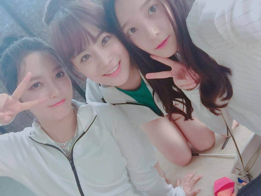 ヨンジのインスタグラム：「okay, i'm back guys!! did anyone miss me?? well youngji had become prettier than before. I miss you guys so much! — Follow Youngji's instagram : @young_g_hur — #HEOYOUNGJI #HURYOUNGJI #YOUNGJI #KPOP #OG #GODDESS #ACTRESS #SINGER #IDOL #DSP  #YOUNGJIHUR #허영지 #영지 #카라 #TWXYTZUYU #COTTONCANDYEDIT #ITZJIAE #KARA #JACKJI」