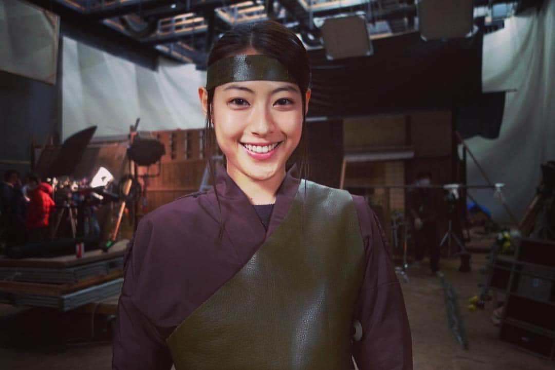 瀧本美織のインスタグラム：「今日から「妻は、くノ一」の再放送が始まります〜！もう3年前になるのだなぁ…懐かしいね👯💕彦馬さんと織江をもう一度☺️✨9月16日(金)より 連続8回 毎週金曜日 夜8時から BSプレミアム (再)9月18日(日)より 連続8回 毎週日曜日 午後6時45分から BSプレミアム #妻はくノ一 #くノ一 #彦馬 #織江 #再放送 #忍者 #天の川」