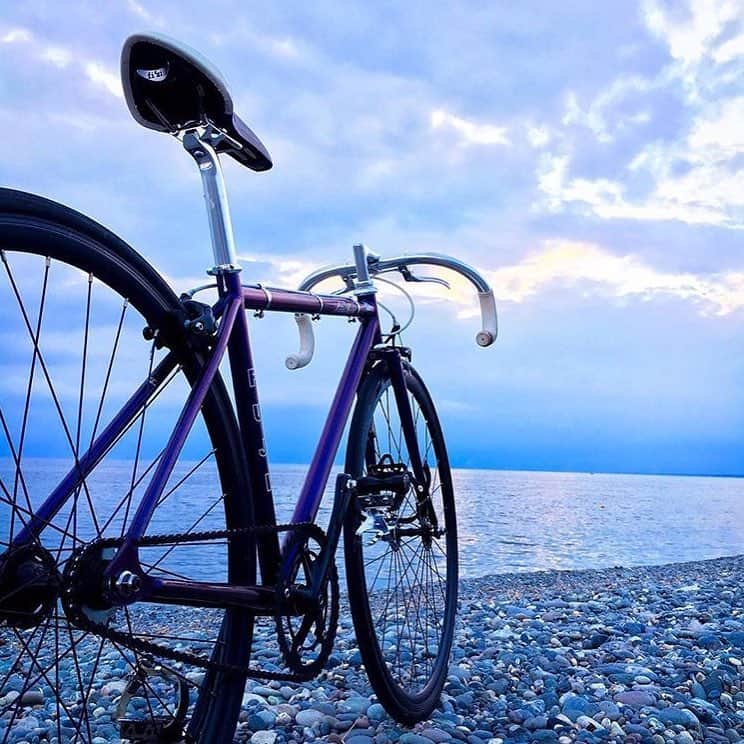 Fuji Bikesさんのインスタグラム写真 - (Fuji BikesInstagram)「#FujiFan @fixedbodygirl's #FujiFeather has us saying #FriYay! 💜#FeatherFriday #FixedGear 📷: @fixedbodygirl」9月17日 0時44分 - fujibikes