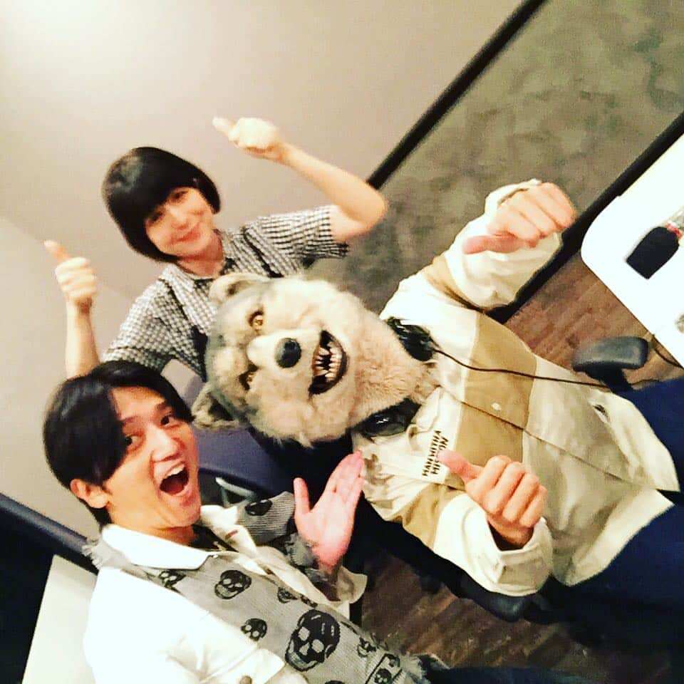 J-POP SATURDAYのインスタグラム：「MAN WITH A MISSION (@mwamjapan)からJean-Ken Johnnyさんが出演中✨  #MANWITHAMISSION #MWAM #jwave #jps813 #radiko」