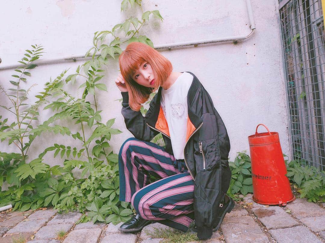 のインスタグラム：「Outfit of the day in Wien††† #sceu2016 #austria #wien #ootd #thx #gn」
