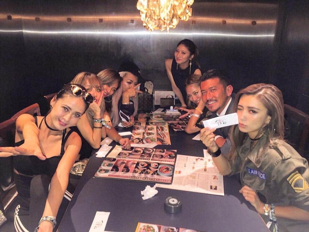 のインスタグラム：「朝方からまさかの女子会😂 この人らいつもうるさすぎやけど楽し過ぎやった( ´ ▽ ` )ﾉ 今日はゆっくりしよっと😊🌴 #ハイパーおかん #つるとんたん #roppongi #相方最高」