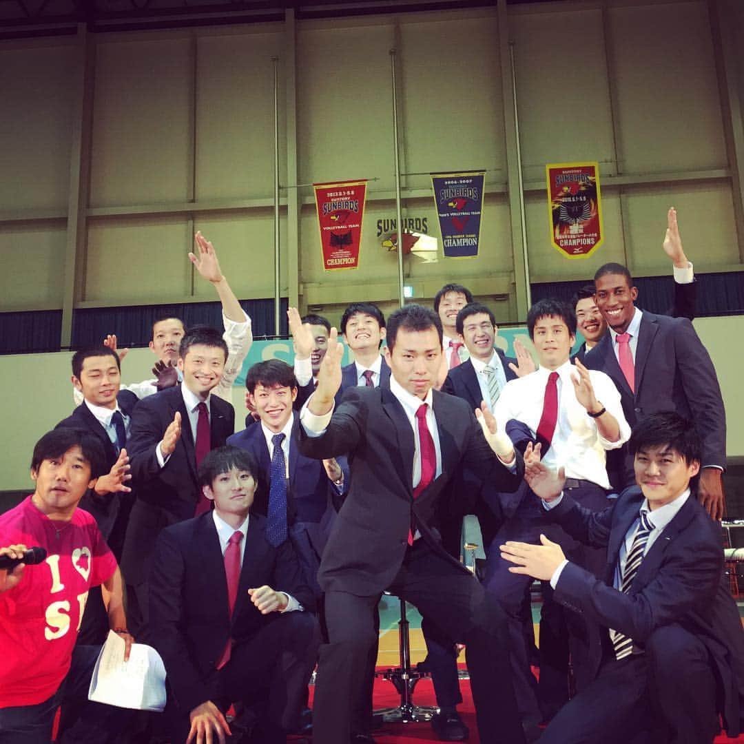柳田将洋さんのインスタグラム写真 - (柳田将洋Instagram)「今日は足元が悪い中、ありがとうございました！今日で僕がどれだけいじられているかを来てくださった方々はおわかりになったと思います(￣ ￣) #ファン感謝デー #ポーズ鶴田 #寝る岡本 #見えないところでいじるのは #悪質」9月18日 20時07分 - masahiro.8.0706