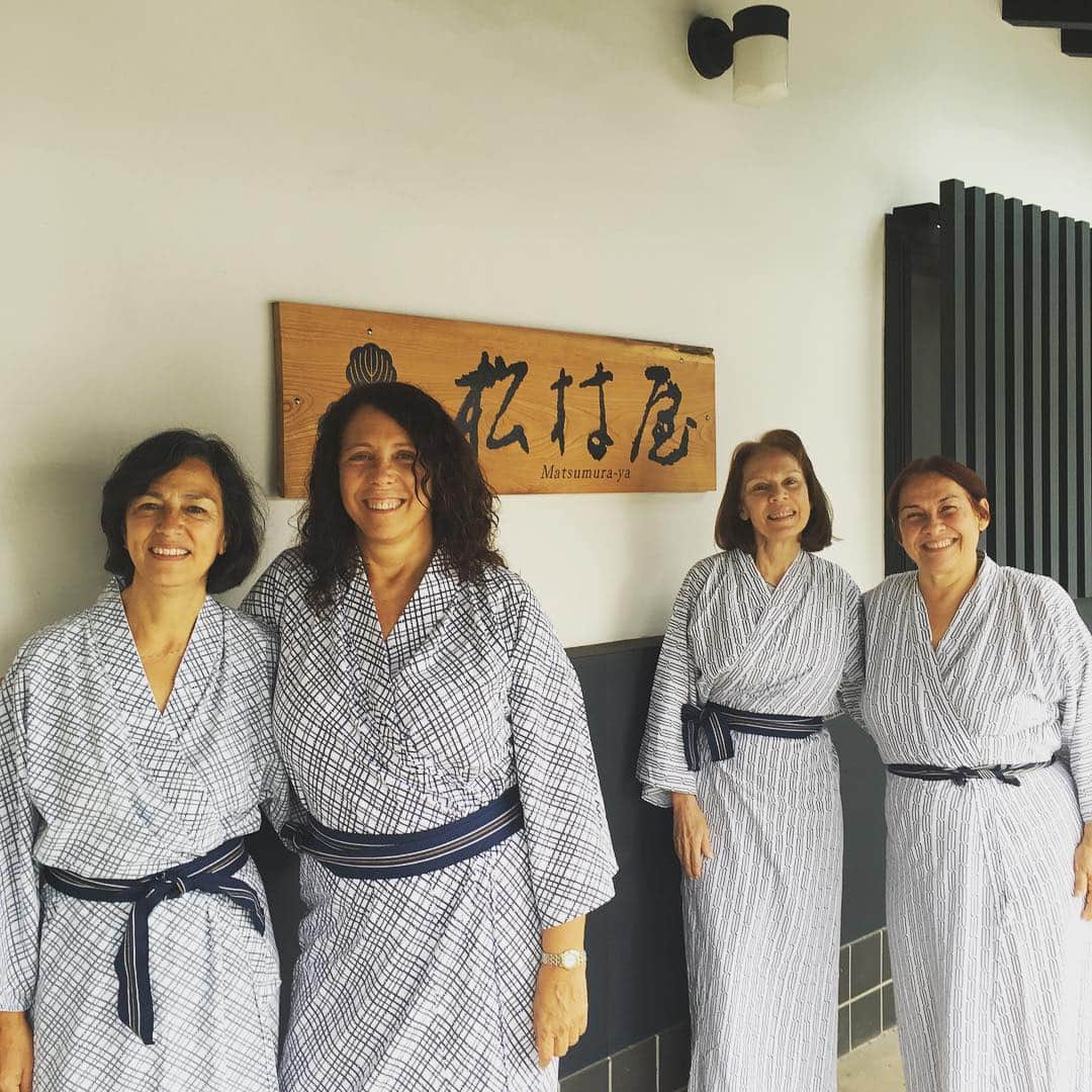 松村屋旅館のインスタグラム：「Thank you very much for staying from Austria. They look so good "yukata"!!! Please come back to Matsumuraya ryokan again!! ご宿泊ありがとうございました。 オーストリアからのお客様でした。 浴衣がとても似合ってますね！ また松村屋旅館に来てくださいね！  #austria #kawagoe #saitama #japantrip2016 #ryokan #japaneseinn #guesthouse #travel #trip #yukata #kawagoe city #coedo #koedo #オーストリア #川越 #観光 #旅館 #小江戸 #agoda #expedia #bookingcom」