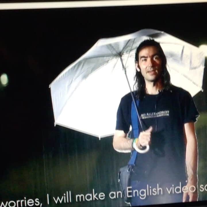 イルコ光の魔術師のインスタグラム：「雨ポートレート撮影解説動画作ったよ！インスタは時間が短くてアップできないけど、YouTubeにアップしてるので、私のチャンネルで続き見れますよ！ . . 私のチャンネル直接見るか、雨ポートレート撮影」で検索するとトップ結果ですよ〜 見てくれた方は是非ここにでもコメントしてね. . みなさんのコメントはすごく励ましになるので、なんでも書いてくださいね〜！いつもありがとうございます！イェーイ! . #ストロビスト #ポートレート #雨ポートレート #ファインダー越しの私の世界 #Strobist #instagramjapan #Ilko #東京カメラ部 #ig_today #igersjp #tokyocameraclub #instalike #雨 #rain #tutorial #marvelshots #ビデオ解説 #portrait_perfection #被写体 #イルコ #光の魔術師 #写真撮ってる人と繋がりたい #instagramhub #カメラ女子 #ダンサー  #photonext #weekly_feature #写真好きな人と繋がりたい #portrait」
