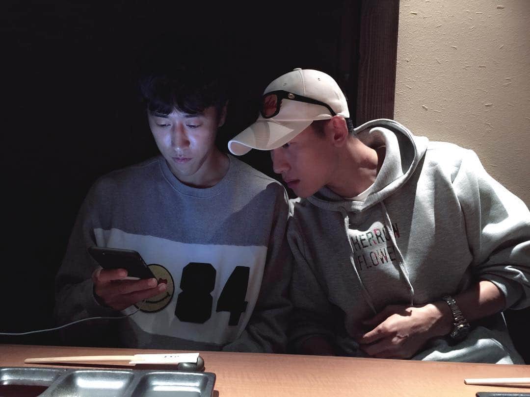 のインスタグラム：「- - - - - - - - - - - #전역 축하해 용👏🏼 드디어 일본에서 만나는구나」