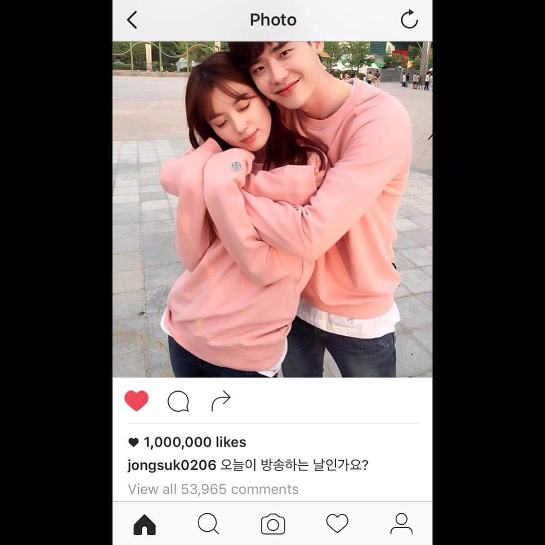 ハン・ヒョジュさんのインスタグラム写真 - (ハン・ヒョジュInstagram)「happy 1M likes jongjoo, our honey couple (16/09/22) 😍❤️ #한효주 #이종석 #더블유 #jongjoocouple #leejongsuk #hanhyojoo #wtwoworlds #honeycouple #w #jongjoo #kangchul #ohyeonjoo #chulyeonjoo #twoworlds 📷 : @hanhyojooworld」9月22日 23時13分 - hanhyojooworld