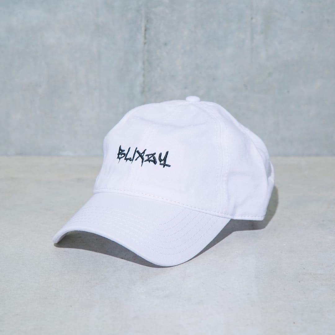 BLIXZYのインスタグラム：「STREET CAP PRICE : ¥5,400 COLOR : WHITE / BLACK / DENIM SIZE : FREE #BLIXZY #BLIXZY_TOKYO」