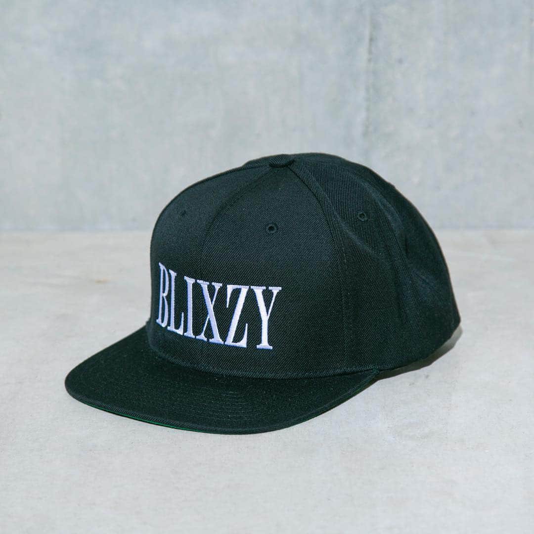 BLIXZYのインスタグラム：「BLIXZY CAP PRICE : ¥6,264 COLOR : WHITE / BLACK SIZE : FREE #BLIXZY #BLIXZY_TOKYO」