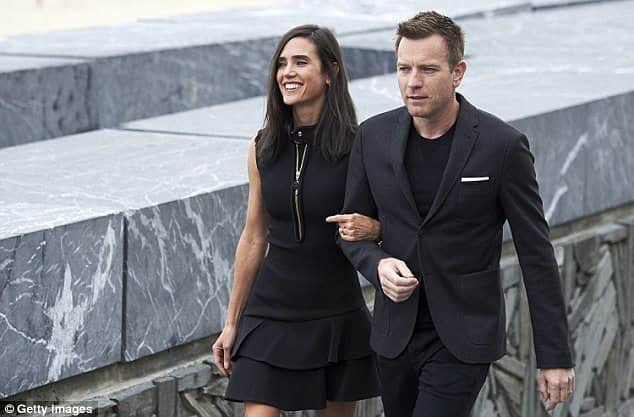 ジェニファー・コネリーのインスタグラム：「Jennifer Connelly flaunts toned legs in ruffle-detail LBD as she joins American Pastoral co-star Ewan McGregor at San Sebastian Film Festival  #jenniferconnelly @americanpastoral @mcgregor_ewan」