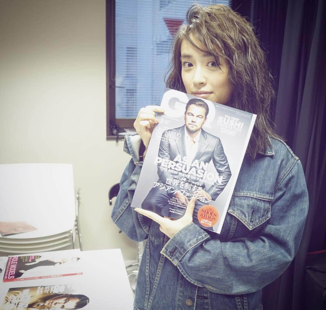 泉里香さんのインスタグラム写真 - (泉里香Instagram)「昨日発売のGQ JAPAN 11月号に出てます♡ 男性の皆様、女性の皆様もぜひ、 いつもと違う私、見てください♡ #GQJAPAN#GQ#男性誌#mens #オフショット#レオ様の号を現場で見つけた」9月25日 12時18分 - rika_izumi_