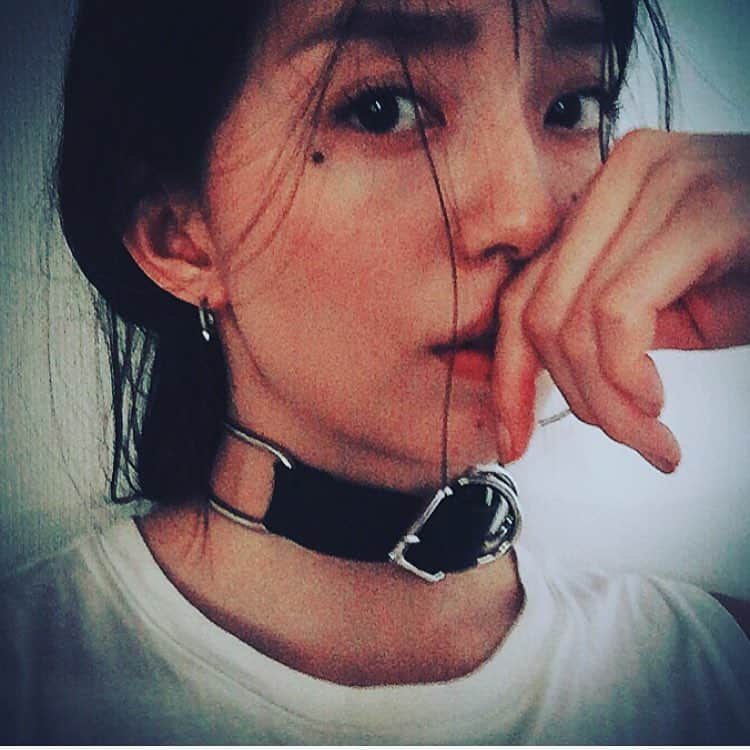 松島花さんのインスタグラム写真 - (松島花Instagram)「: 昨日買った @alexanderwangny のchoker❤︎❤︎❤︎ 欲しかったのです👻👻👻 #outfit #hanaoutfit #choker #alexanderwang」9月25日 17時42分 - hana_matsushima_official