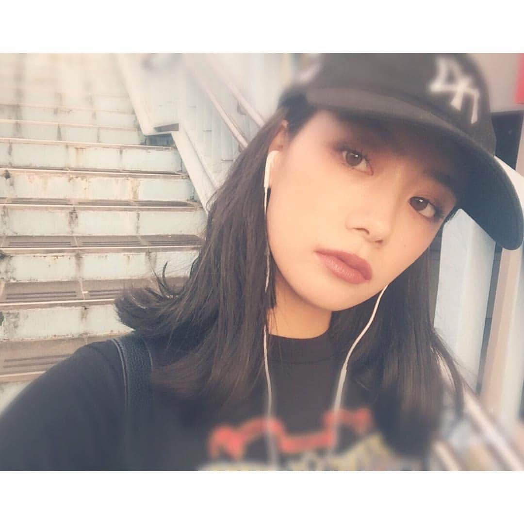 吉田志織さんのインスタグラム写真 - (吉田志織Instagram)「▫️▪️▫️▪️」9月25日 18時03分 - shiori_official_321