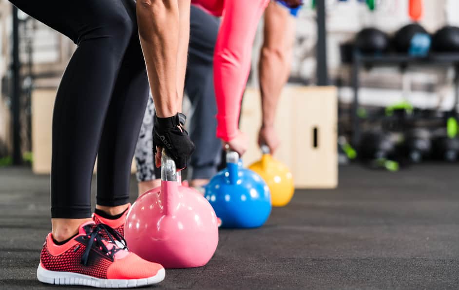 Lespas（レスパス）のインスタグラム：「* 少しの意識で劇的変化！効率的な筋トレのやり方 · 効率よく筋トレを行うためには、鍛える順番が大切です。基本的に筋肉は大きい筋肉から順番に鍛えていくのですが、それには理由があるのです。 · ・大きい筋肉を鍛えることにより、結果的に広範囲を鍛えられる ・大きい筋肉には小さい筋肉がつながっており、連動して鍛えられる ・小さい筋肉から鍛えていると、疲労のわりに狭い範囲しか鍛えられない · ただやみくもに筋トレをするのではなく、効率よくするようにすると効果も倍増します。同じ筋トレなら効果を得られるように、しっかりと考えながら筋トレをしましょう！ · #レスパス #エクササイズ #ダイエット #lespas #筋トレ #トレーニング #workout #フィットネス #ジム #training #diet #fitness #gym #筋肉 #ワークアウト #プロテイン #筋トレ女子 #トレーニング女子 #body」